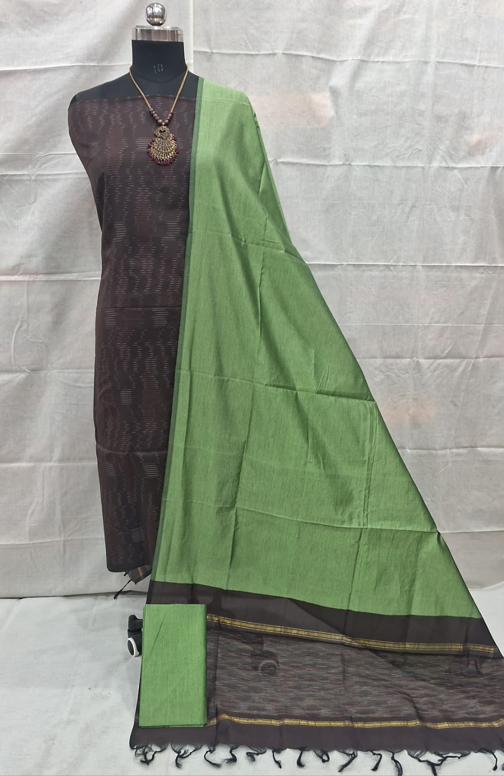 pochampally ikat green ikat border handloom set