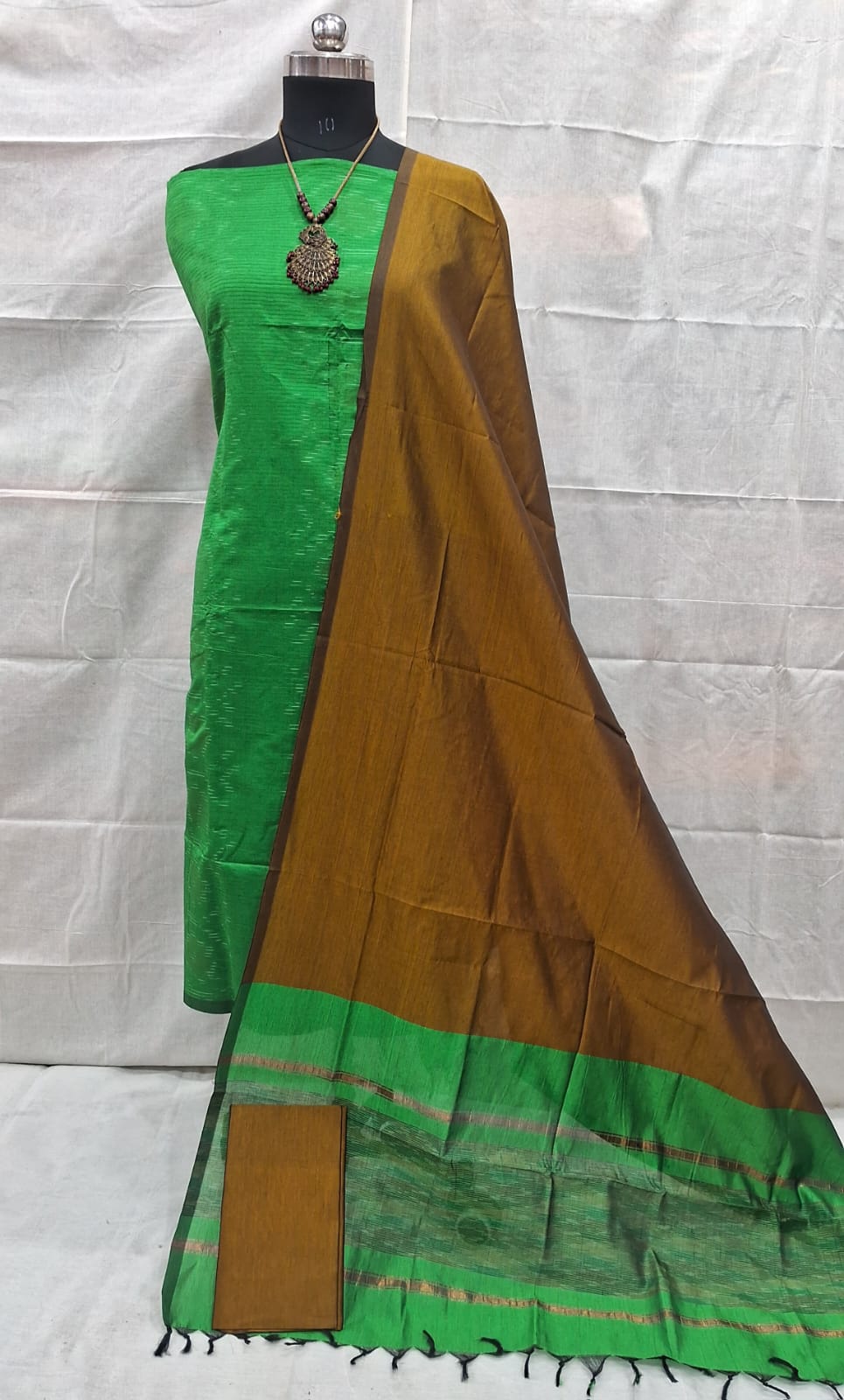 pochampally ikat green ikat border handloom set (copy) pochampally ikat green ikat border handloom set (copy)