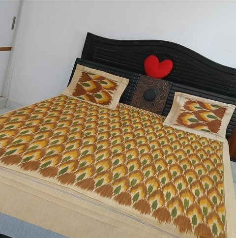 Premium Ikkat Handloom Double/Queen Size Bed Sheet (90 x 108 inches)